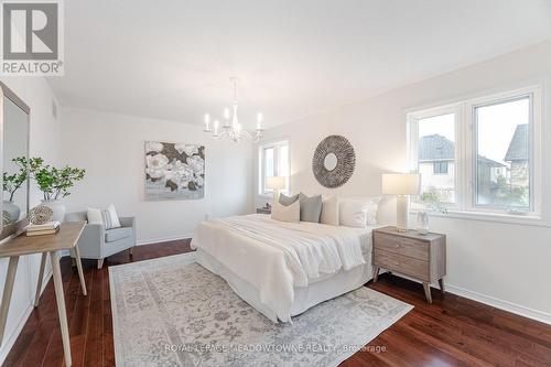 784 Lambe Court, Mississauga, ON - Indoor Photo Showing Bedroom