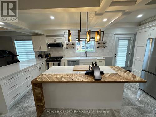 70 Main Street, Kirkland Lake, ON - Indoor Photo Showing Kitchen