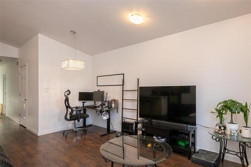 1636 Logan Avenue, Winnipeg, MB - Indoor Photo Showing Other Room