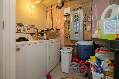 1636 Logan Avenue, Winnipeg, MB - Indoor Photo Showing Laundry Room