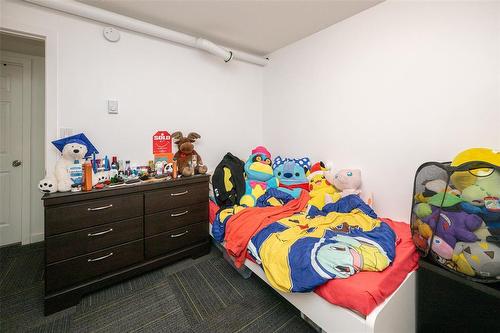 1636 Logan Avenue, Winnipeg, MB - Indoor Photo Showing Bedroom