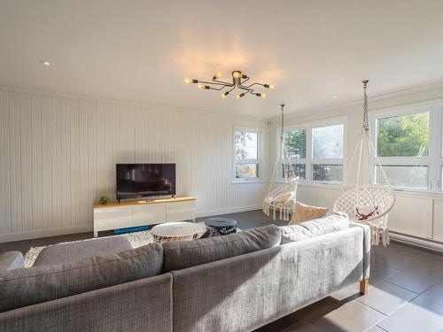 Salon - 410 Ch. Catherine-Delzenne, Les Éboulements, QC - Indoor Photo Showing Living Room