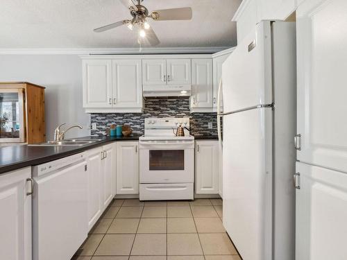 Cuisine - 2-431 Rue Jacques-Cartier, Gatineau (Gatineau), QC - Indoor Photo Showing Kitchen With Double Sink