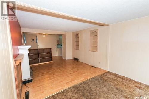 414 Ussher Street, Kerrobert, SK - Indoor Photo Showing Other Room