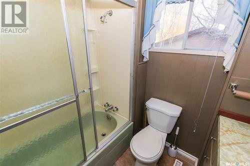 414 Ussher Street, Kerrobert, SK - Indoor Photo Showing Bathroom