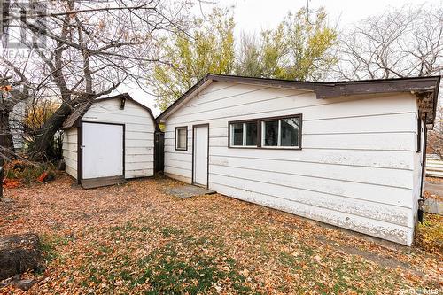 414 Ussher Street, Kerrobert, SK - Outdoor With Exterior