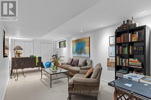 204 Alwington Place, Kingston (Central City East), ON - Indoor Photo Showing Living Room