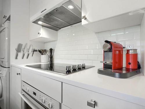 Kitchen - 307-1085 Av. Pratt, Montréal (Outremont), QC - Indoor Photo Showing Laundry Room