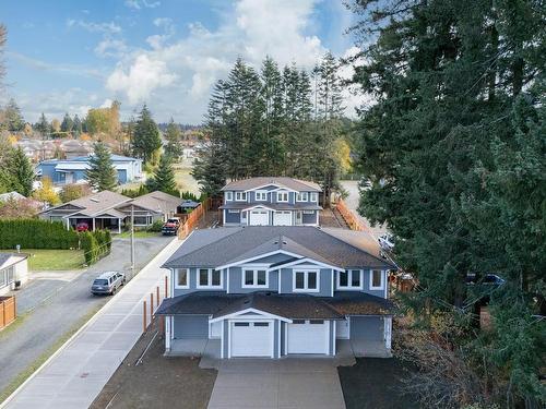 1790 15Th St, Courtenay, BC - Outdoor With Facade