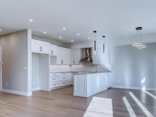 1790 15Th St, Courtenay, BC - Indoor Photo Showing Kitchen With Upgraded Kitchen