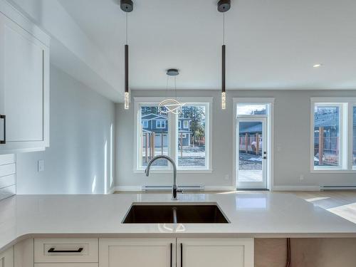 1790 15Th St, Courtenay, BC - Indoor Photo Showing Kitchen With Upgraded Kitchen