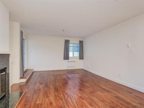 106-1110 Oscar St, Victoria, BC - Indoor Photo Showing Other Room With Fireplace