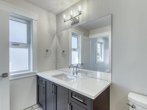 1786 15Th St, Courtenay, BC - Indoor Photo Showing Bathroom