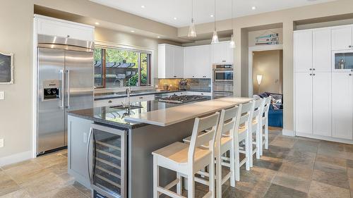 4100 Lakeshore Road, Kelowna, BC - Indoor Photo Showing Kitchen With Upgraded Kitchen