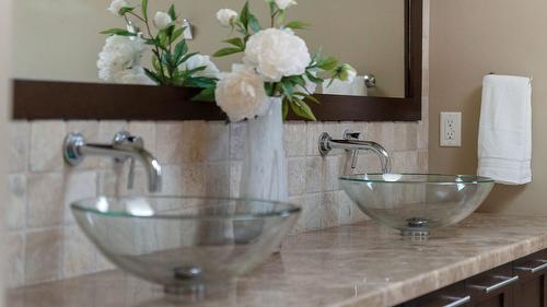 4100 Lakeshore Road, Kelowna, BC - Indoor Photo Showing Bathroom