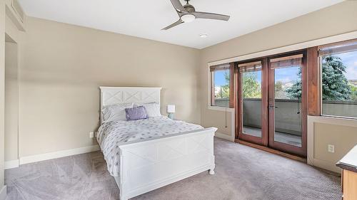 4100 Lakeshore Road, Kelowna, BC - Indoor Photo Showing Bedroom