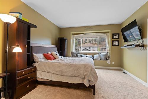 2160 Shelby Crescent, West Kelowna, BC - Indoor Photo Showing Bedroom