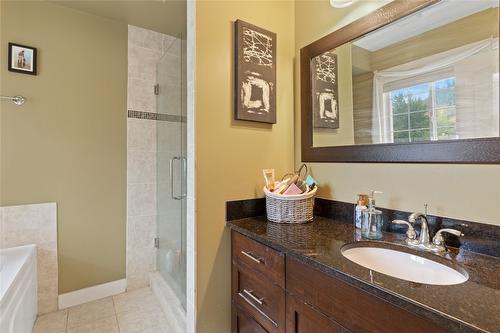 2160 Shelby Crescent, West Kelowna, BC - Indoor Photo Showing Bathroom