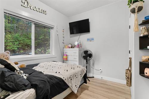 2160 Shelby Crescent, West Kelowna, BC - Indoor Photo Showing Bedroom