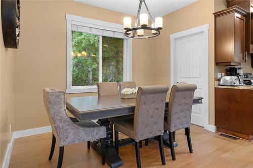 2160 Shelby Crescent, West Kelowna, BC - Indoor Photo Showing Dining Room