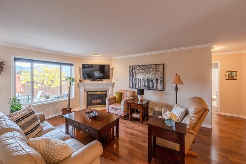 502 Red Wing Drive, Penticton, BC - Indoor Photo Showing Living Room With Fireplace