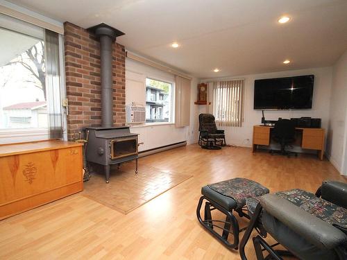 Salon - 2858 Boul. Perrot, Notre-Dame-De-L'Île-Perrot, QC - Indoor Photo Showing Living Room