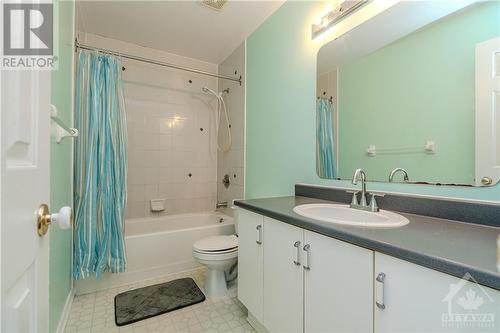 183 Markland Crescent, Ottawa, ON - Indoor Photo Showing Bathroom