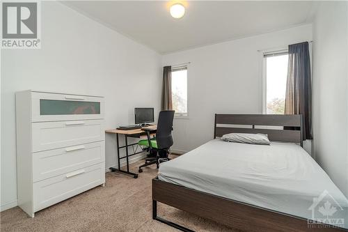 183 Markland Crescent, Ottawa, ON - Indoor Photo Showing Bedroom