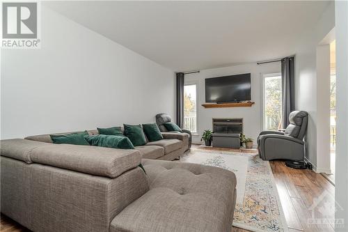 183 Markland Crescent, Ottawa, ON - Indoor Photo Showing Living Room With Fireplace