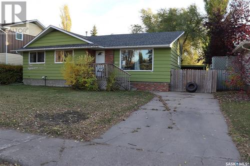 353 25Th Street W, Prince Albert, SK - Outdoor