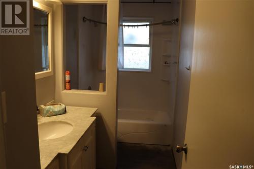 353 25Th Street W, Prince Albert, SK - Indoor Photo Showing Bathroom