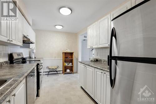 794 St Andre Drive Unit#62B, Ottawa, ON - Indoor Photo Showing Kitchen