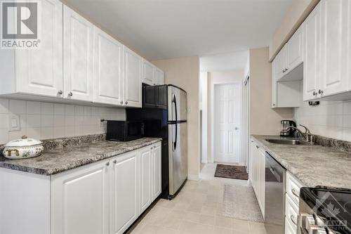 794 St Andre Drive Unit#62B, Ottawa, ON - Indoor Photo Showing Kitchen