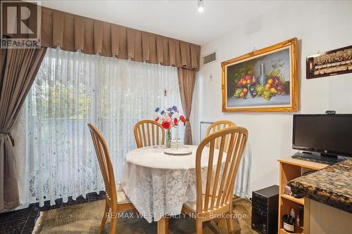 215 - 2085 Amherst Heights Drive, Burlington, ON - Indoor Photo Showing Dining Room