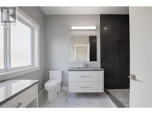 154 Williams Street, Kamloops, BC - Indoor Photo Showing Bathroom