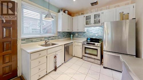 403 Alper Street, Richmond Hill (Crosby), ON - Indoor Photo Showing Kitchen With Stainless Steel Kitchen