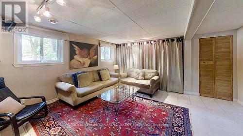 403 Alper Street, Richmond Hill (Crosby), ON - Indoor Photo Showing Living Room