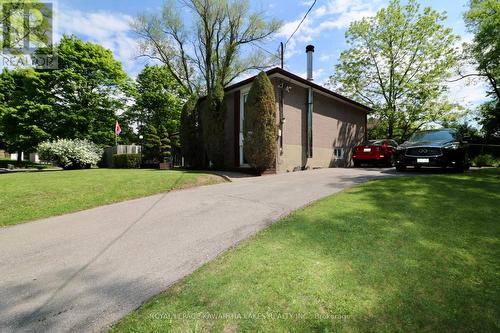 403 Alper Street, Richmond Hill (Crosby), ON - Outdoor