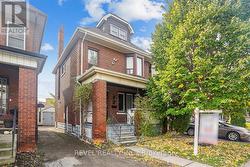 16 SENATOR AVENUE  Hamilton, ON L8L 1Z4