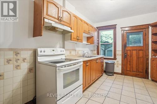 16 Senator Avenue, Hamilton, ON - Indoor Photo Showing Kitchen With Double Sink