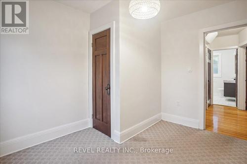 16 Senator Avenue, Hamilton, ON - Indoor Photo Showing Other Room