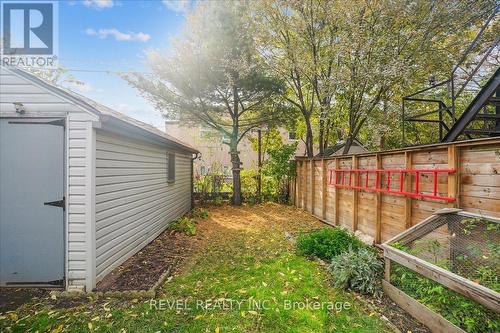 16 Senator Avenue, Hamilton, ON - Outdoor