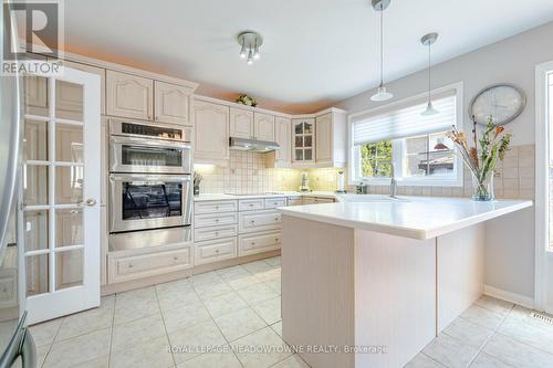 697 Auger Terrace, Milton, ON - Indoor Photo Showing Kitchen With Upgraded Kitchen