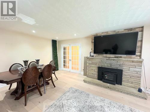 105 Kings Forest Drive, Hamilton, ON - Indoor Photo Showing Living Room With Fireplace