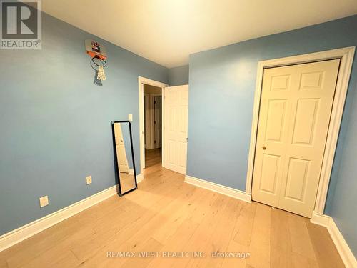 105 Kings Forest Drive, Hamilton, ON - Indoor Photo Showing Other Room