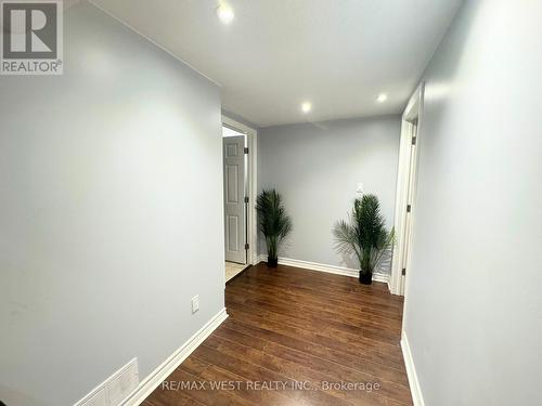 105 Kings Forest Drive, Hamilton, ON - Indoor Photo Showing Other Room