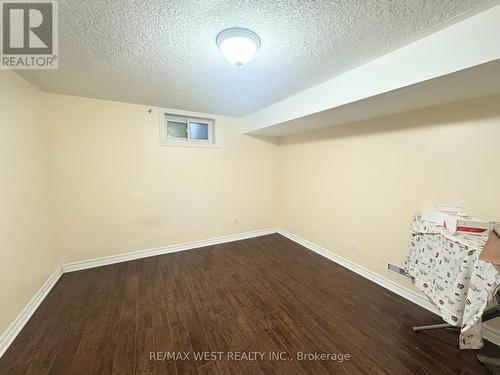 105 Kings Forest Drive, Hamilton, ON - Indoor Photo Showing Other Room