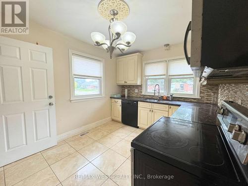 105 Kings Forest Drive, Hamilton, ON - Indoor Photo Showing Kitchen With Double Sink