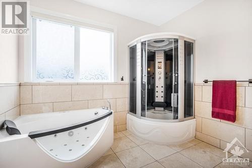 699 Ballycastle Crescent, Ottawa, ON - Indoor Photo Showing Bathroom