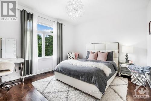 699 Ballycastle Crescent, Ottawa, ON - Indoor Photo Showing Bedroom